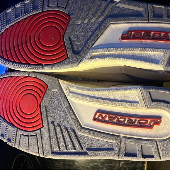 Jordan Sneakers - White and Red - Picture 10 of 10